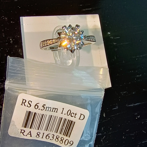 Radiant Silver Moissanite Ring 1 Ct - Picture 5 of 8
